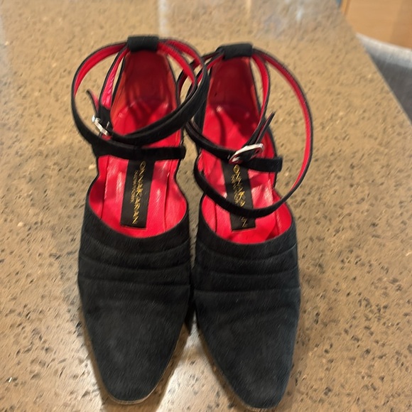 Donna Karan New York Black Suede High Heel Shoes. Size 6.5B - Picture 3 of 9